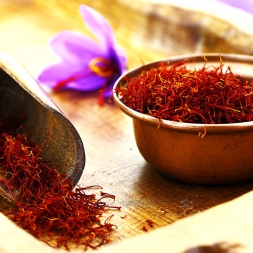 نگهداری از زعفران در برابر عوامل محیطی نگهداری از زعفران در برابر عوامل محیطی